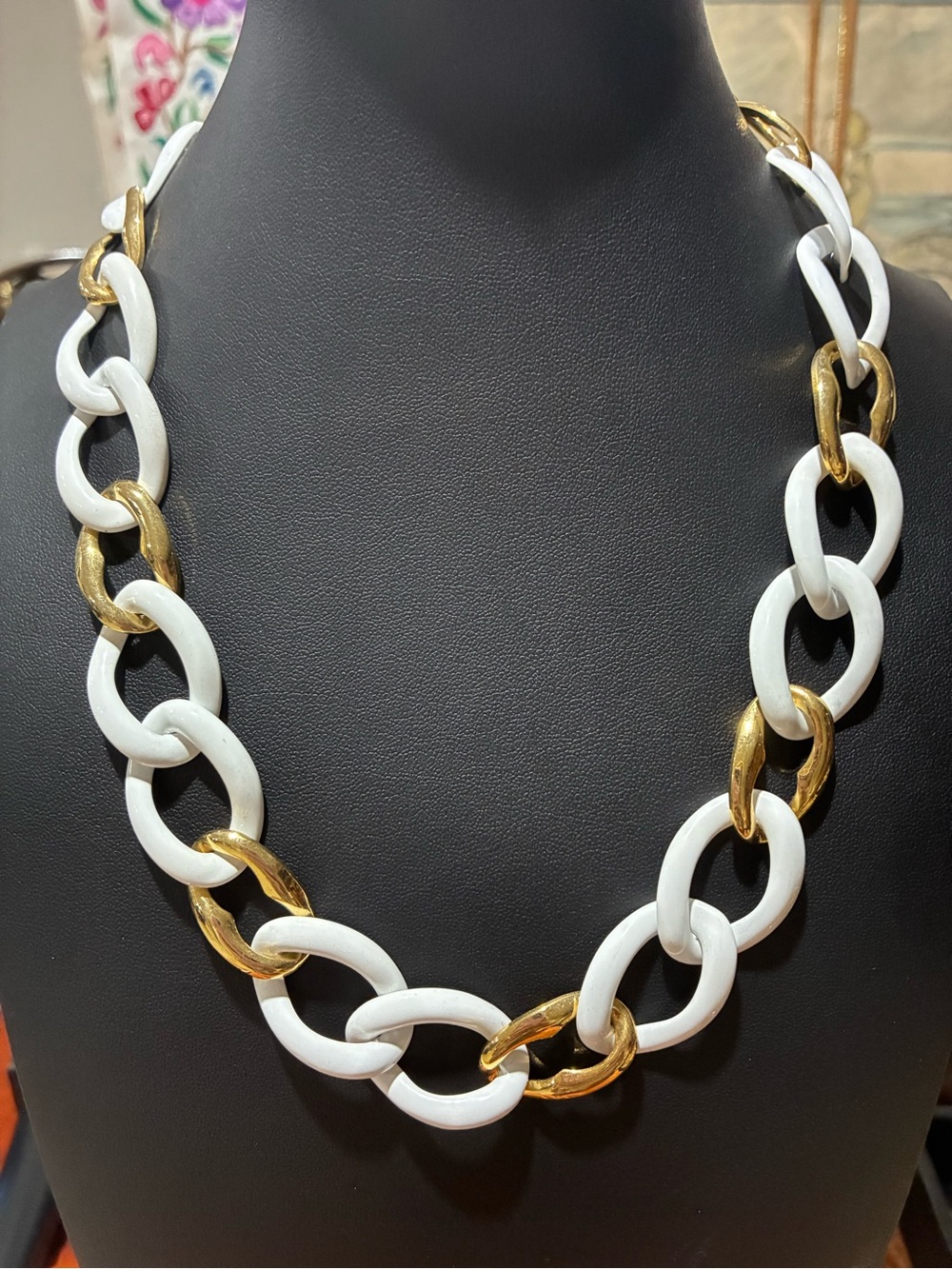 Vintage 70s Monet Chunky Gold & White Enamel Chain Necklace